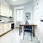 Apartment With Wonderful Navigli District View